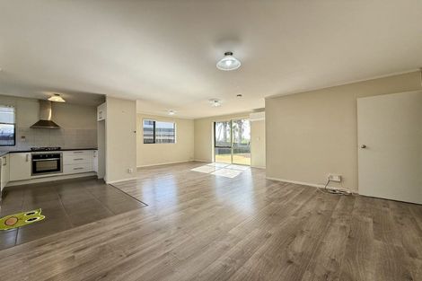 Photo of property in 48 Ruze Vida Drive, Massey, Auckland, 0614