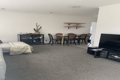 Photo of property in 1b Karaka Street, New Lynn, Auckland, 0600