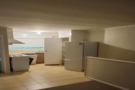 Photo of property in 1/15 Bloomsbury Grove, Newlands, Wellington, 6037