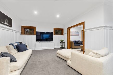 Photo of property in 109 Moncks Spur Road, Redcliffs, Christchurch, 8081