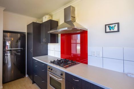 Photo of property in 18 Walton Road, Paraparaumu Beach, Paraparaumu, 5032