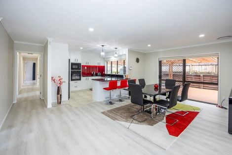 Photo of property in 7 Hollinger Place, Nawton, Hamilton, 3200