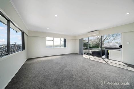 Photo of property in 17 Kohinoor Avenue, Mangere, Auckland, 2022