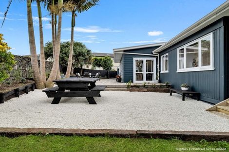 Photo of property in 1 Melia Place, Stanmore Bay, Whangaparaoa, 0932