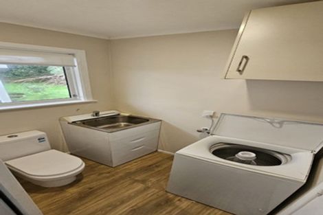 Photo of property in 28 Alwyn Place, Newlands, Wellington, 6037