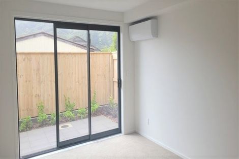 Photo of property in 11/27 Main Road, Wainuiomata, Lower Hutt, 5014