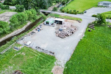 Photo of property in 61 Moore Road, Winton, 9781