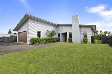 Photo of property in 3 Peppertree Glade, Kelvin Grove, Palmerston North, 4414