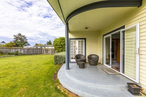 Photo of property in 16 Goodger Street, Waipukurau, 4200