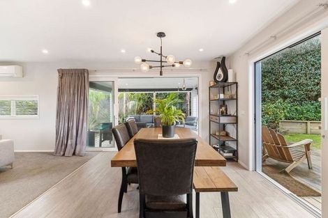Photo of property in 23 Helleur Road, Massey, Auckland, 0614