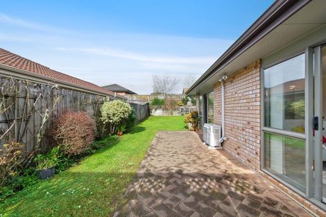 Photo of property in 74 Hillwell Drive, Henderson, Auckland, 0612