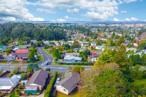 Photo of property in 114 Don Buck Road, Massey, Auckland, 0614