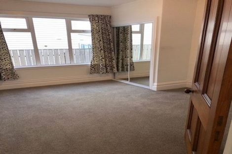 Photo of property in 118 Lyall Parade, Lyall Bay, Wellington, 6022