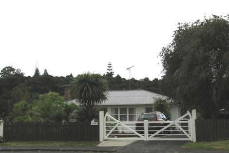 Photo of property in 4 Fuchsia Place, Birkdale, Auckland, 0626