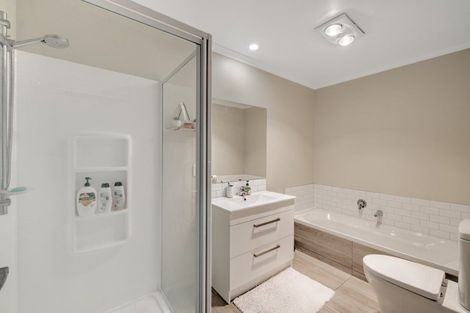 Photo of property in 121 Sutherland Road, Brookfield, Tauranga, 3110