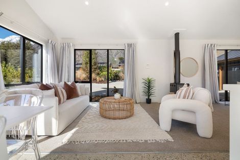 Photo of property in 12 Jacks Point Rise, Jacks Point, Queenstown, 9371