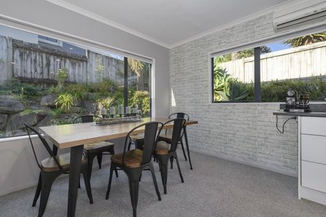 Photo of property in 1 Lysaght Place, Welcome Bay, Tauranga, 3112