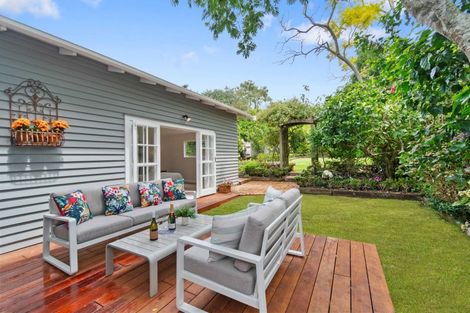 Photo of property in 15 Duders Avenue, Devonport, Auckland, 0624