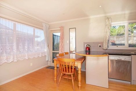 Photo of property in 77 Macleans Road, Bucklands Beach, Auckland, 2014