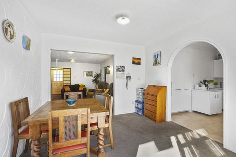 Photo of property in 2/10 Hunter Street, Hamilton Lake, Hamilton, 3204