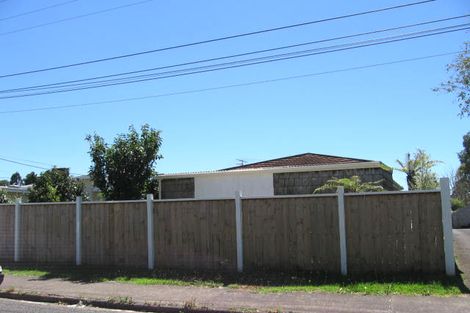Photo of property in 2/5 Stratford Avenue, Milford, Auckland, 0620