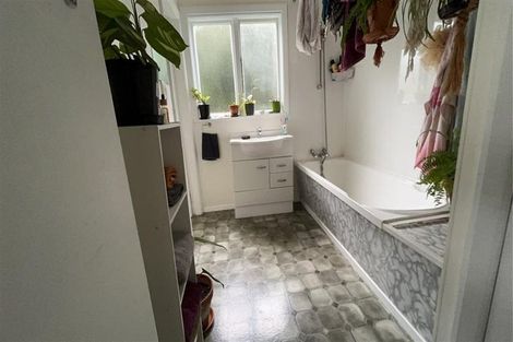 Photo of property in 82- 84 Queen Street, Westport, 7825