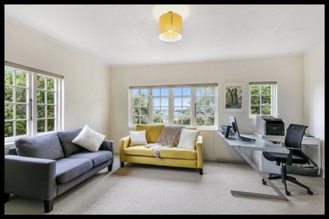 Photo of property in 42 Nicholson Road, Khandallah, Wellington, 6035