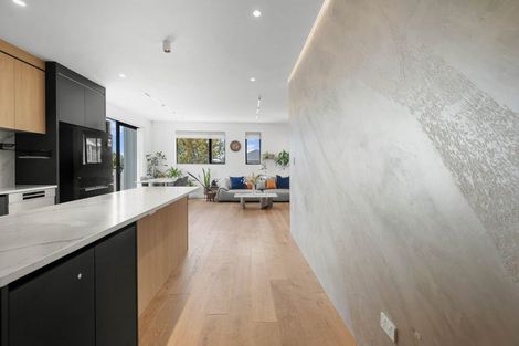 Photo of property in 6a Raeben Avenue, Hillcrest, Auckland, 0627