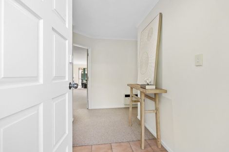 Photo of property in 6 Redwood Crescent, Westown, New Plymouth, 4310