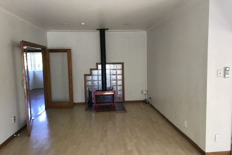 Photo of property in 21 Oteha Valley Road, Northcross, Auckland, 0632