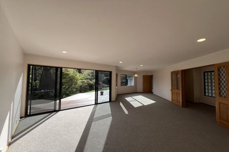Photo of property in 6 Bushview Place, Upper Vogeltown, New Plymouth, 4310