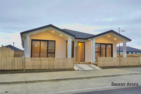 Photo of property in 8 Rorotu Avenue, Karaka, Papakura, 2113