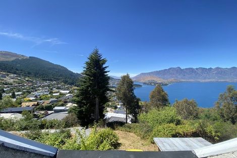 Photo of property in 12 Lordens Place, Fernhill, Queenstown, 9300