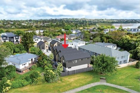 Photo of property in 4/66 Matipo Road, Te Atatu Peninsula, Auckland, 0610