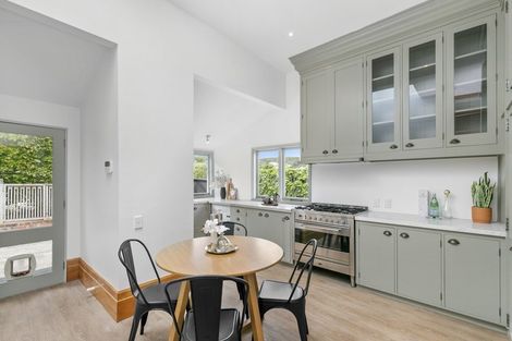 Photo of property in 51 Simla Crescent, Khandallah, Wellington, 6035