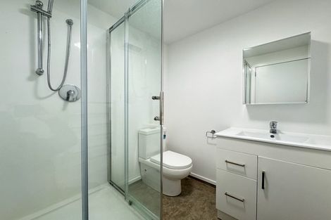 Photo of property in 21 Quigley Street, Newlands, Wellington, 6037