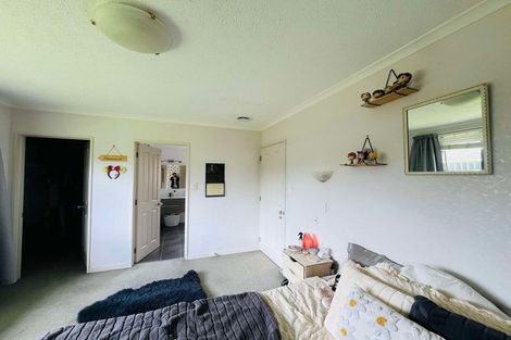 Photo of property in 30 Caroline Crescent, Highbury, Palmerston North, 4412