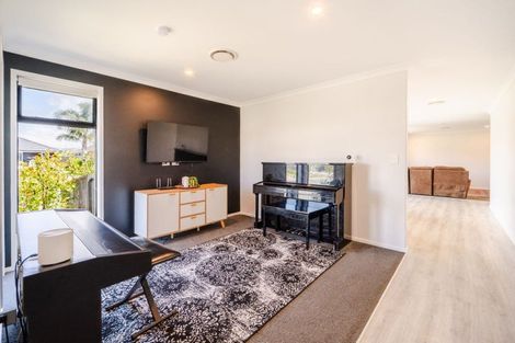 Photo of property in 1 Monaro Place, Papamoa, 3118