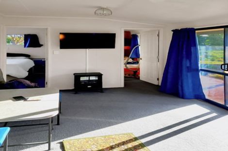 Photo of property in 2 Waireka Road, Omata, New Plymouth, 4374