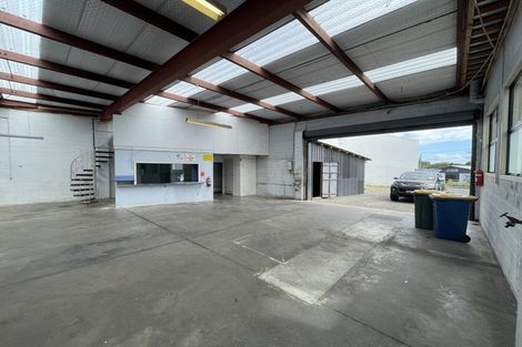 Photo of property in 1/17 View Road, Glenfield, Auckland, 0627