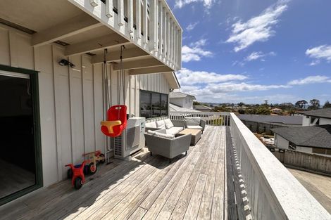 Photo of property in 10 Pae Moana Place, Stanmore Bay, Whangaparaoa, 0932