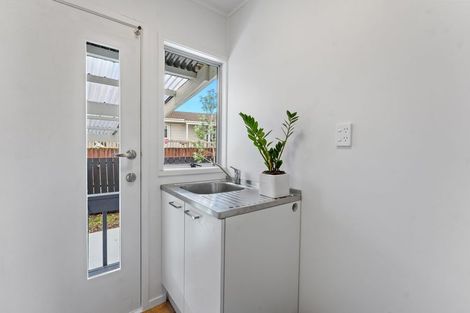 Photo of property in 7 Pureora Place, Clendon Park, Auckland, 2103