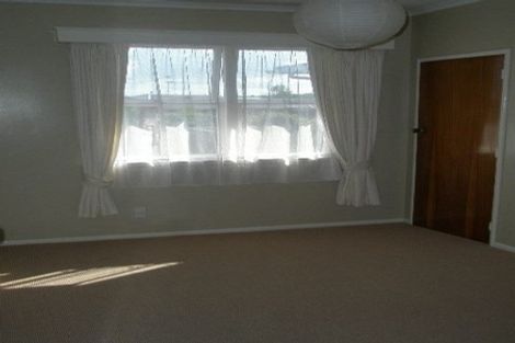 Photo of property in 35 Holland Road, Hillcrest, Auckland, 0627