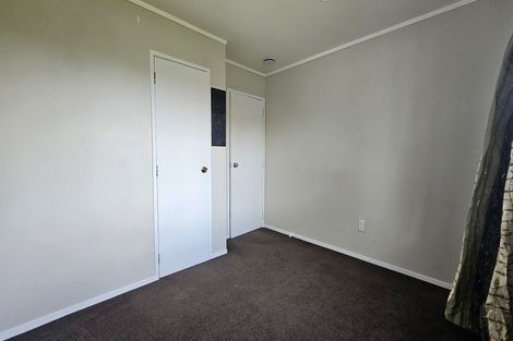 Photo of property in 111 Kemp Road, Massey, Auckland, 0614