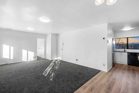 Photo of property in 2/19 Wai Iti Place, Clendon Park, Auckland, 2103