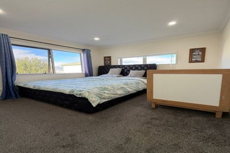 Photo of property in 4c Bill Phillip Place, Clendon Park, Auckland, 2103