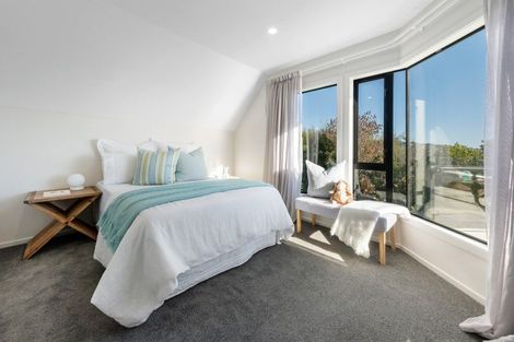 Photo of property in 8 Lookaway Place, Huntsbury, Christchurch, 8022