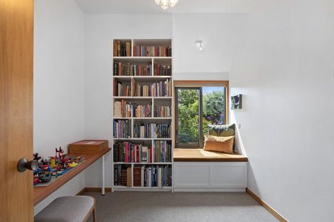 Photo of property in 25 Cricklewood Place, Avonhead, Christchurch, 8042