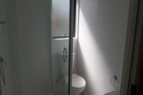 Photo of property in 18 Sulphur Beach Road, Northcote Point, Auckland, 0627