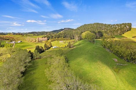 Photo of property in Makara Road, Te Popo, Stratford, 4394